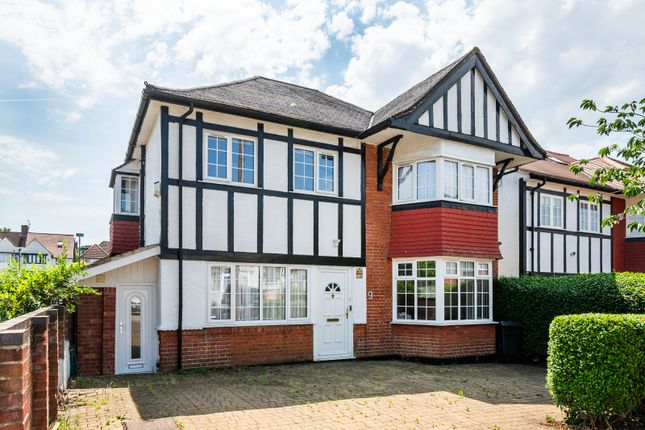 5 bed property, in Portsdown Avenue, £1,495,000