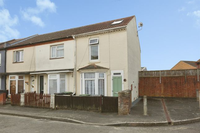 3 bed property, in Westfield Road, £195,000