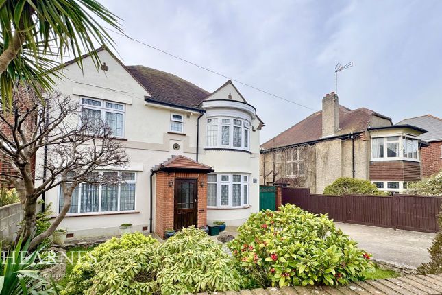 4 bed property, in Cecil Avenue, £575,000