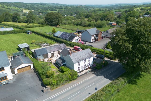 3 bed property, in Llanfihangel Ar Arth, £475,000