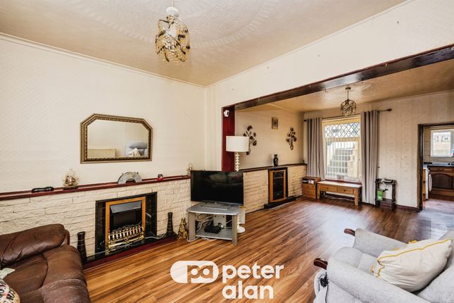2 bed property, in Bennett Street, £125,000