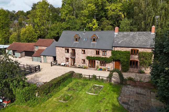 7 bed property, in Lower Common, £1,000,000