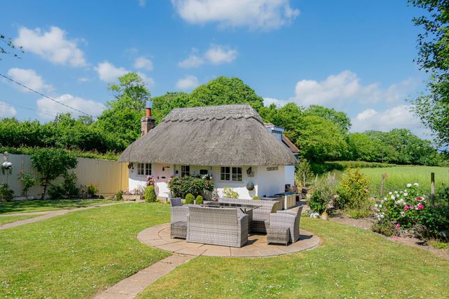 3 bed property, in Kenardington, £695,000