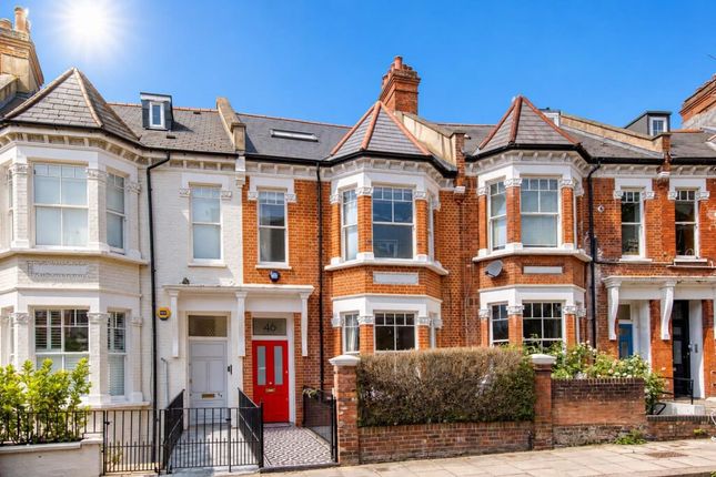 5 bed property, in Holmdale Road, £2,895,000