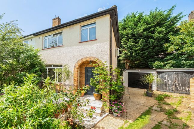 3 bed property, in Auckland Gardens, £650,000