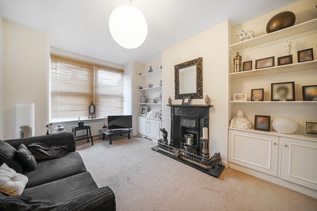 2 bed property, in Sandringham Road, £500,000
