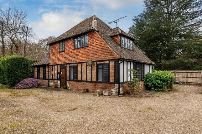 2 bed property, in Kent Hatch Road, £950,000