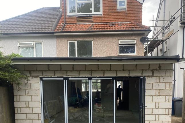 5 bed property, in Grange Hill, £590,000