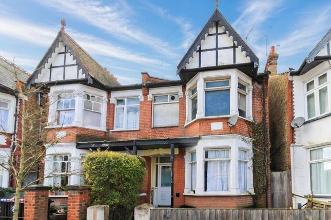 5 bed property, in Ramuz Drive, £350,000