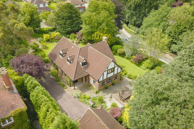 4 bed property, in Woodside Long Lane, £875,000