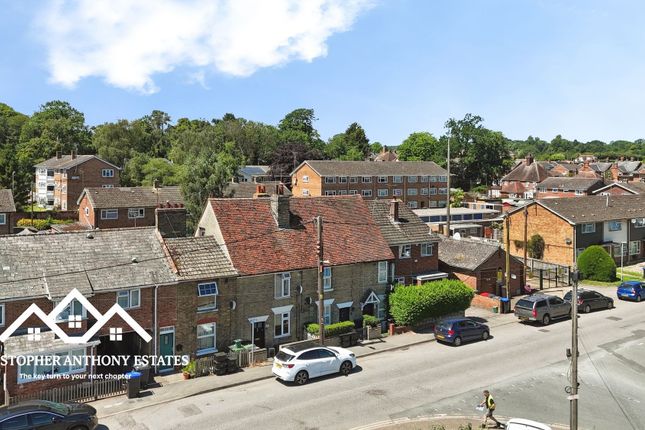 2 bed property, in Butler Road, £225,000