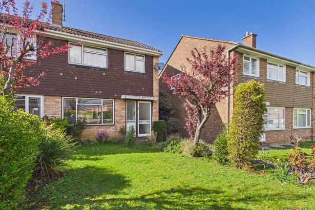 3 bed property, in Linwell Close, £290,000