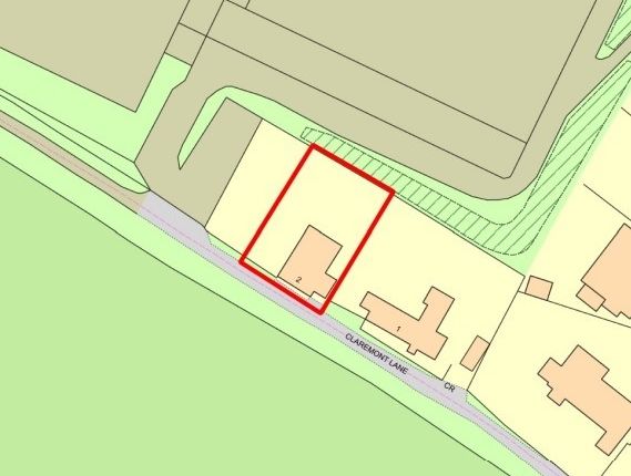 2 bed property, in Claremont Lane, £120,000