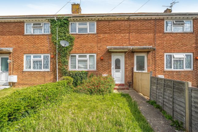 2 bed property, in Mendip Road, £250,000