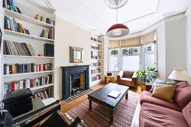 1 bed property, in Glengall Road NW6, £599,950