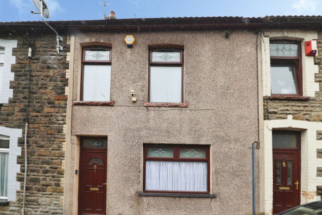 3 bed property, in North Road, £115,000