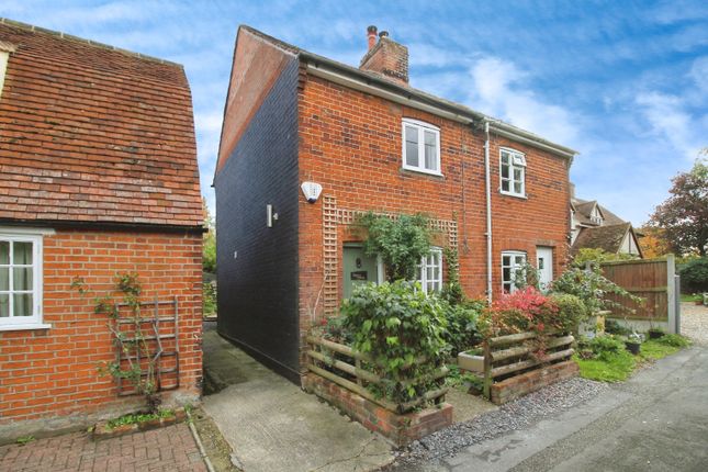 2 bed property, in The Heath, £325,000