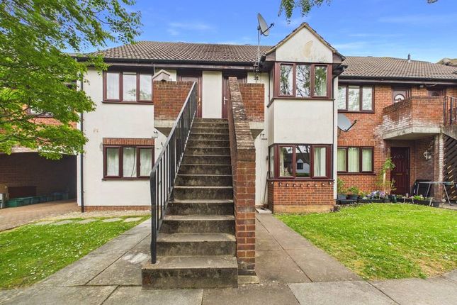 1 bed property, in Frampton Road, £110,000