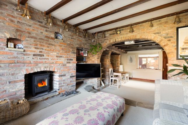 5 bed property, in Sherburn Street, £450,000