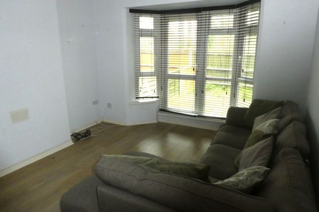 1 bed property, in Faymore Gardens, £160,000