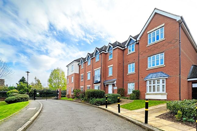 3 bed property, in Chancel Court, £200,000