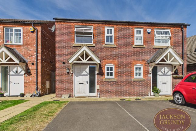 2 bed property, in Carr Road, £260,000