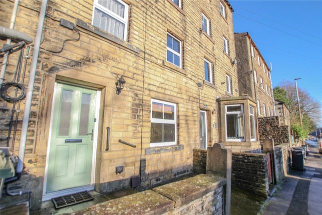2 bed property, in Woodhead Road, £160,000