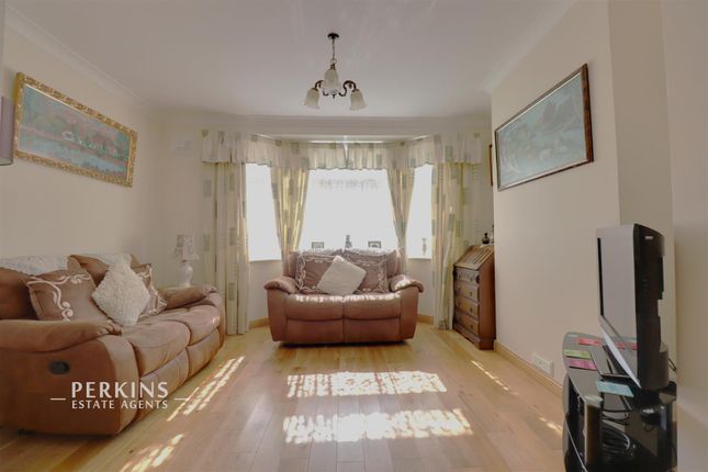 3 bed property, in Greenford UB6, £550,000