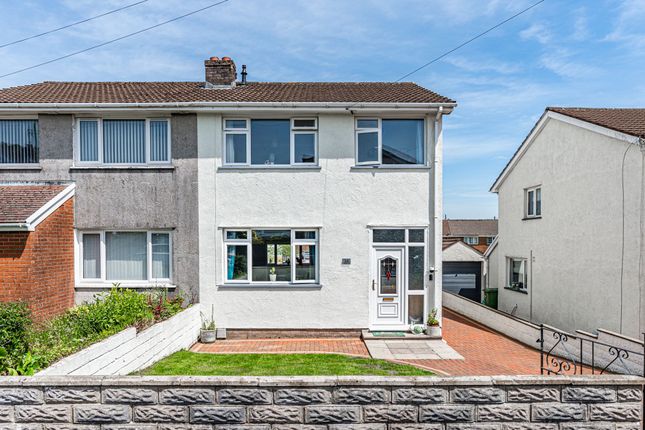 3 bed property, in Brookdale Court, £239,950