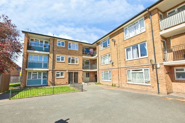 2 bed property, in Rosengrave Street, £90,000