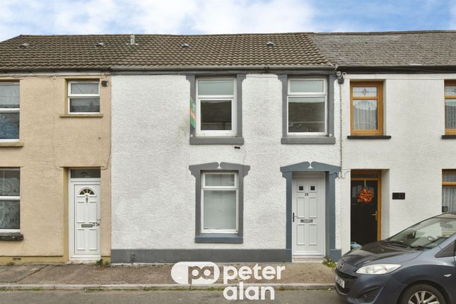 2 bed property, in Bute Street, £90,000