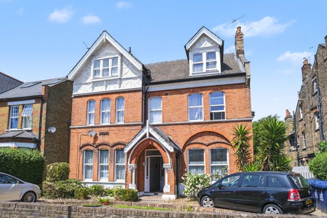2 bed property, in Flat 1, £200,000