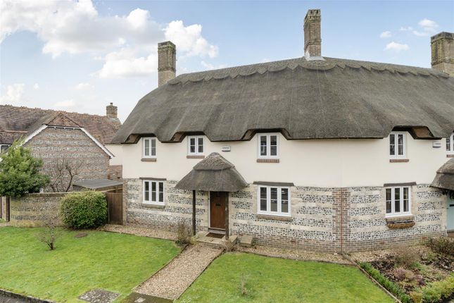 3 bed property, in Fosters Meadows, £399,995