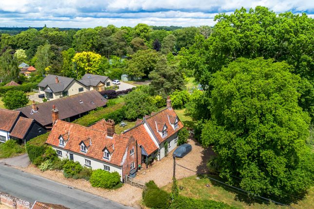 5 bed property, in The Street, £795,000
