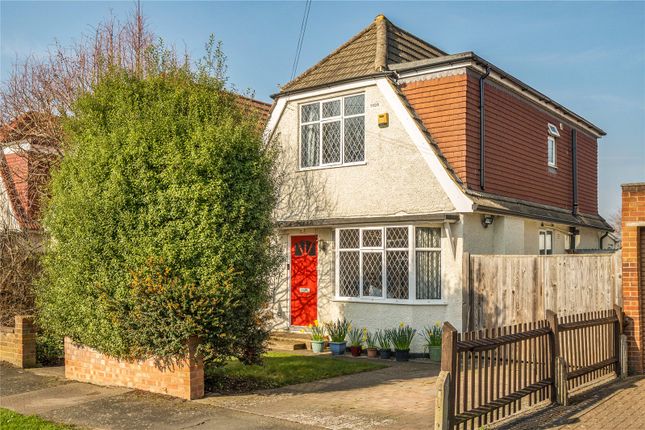 4 bed property, in Cottimore Crescent, £679,950
