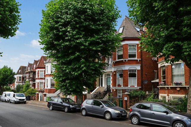 2 bed property, in Mount View Road, £550,000