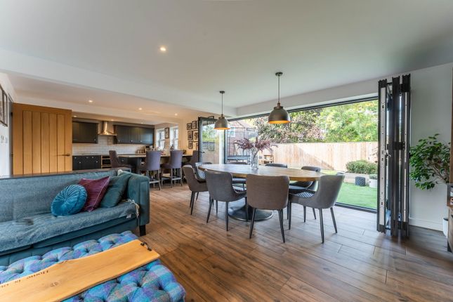 5 bed property, in Wheatley Croft, £650,000