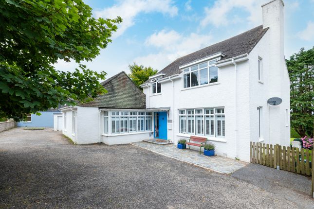 4 bed property, in Pendoggett, £725,000