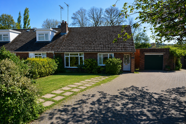 3 bed property, in Hillside Way, £700,000