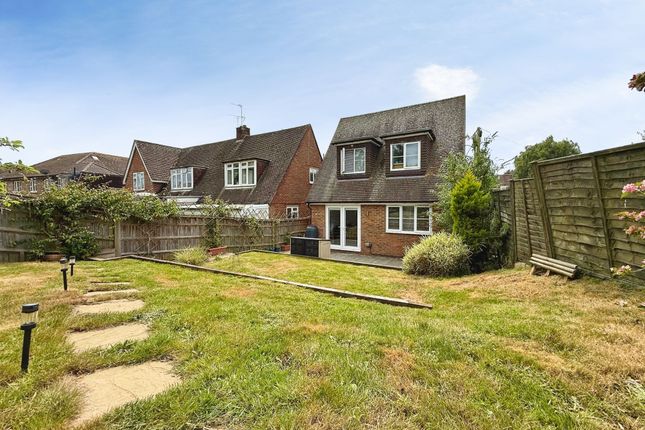 2 bed property, in Main Street, £325,000