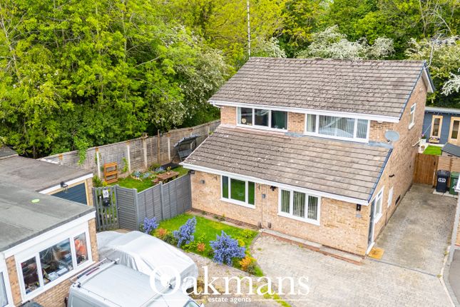 2 bed property, in Donnington Close, £240,000