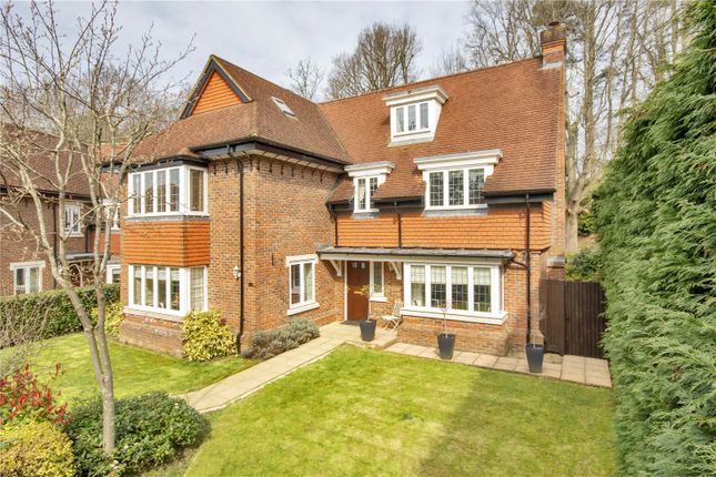 5 bed property, in Upper Cumberland Walk, £1,600,000