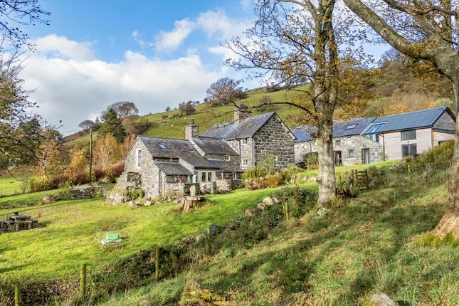 4 bed property, in Cynllwyd Uchaf, £875,000