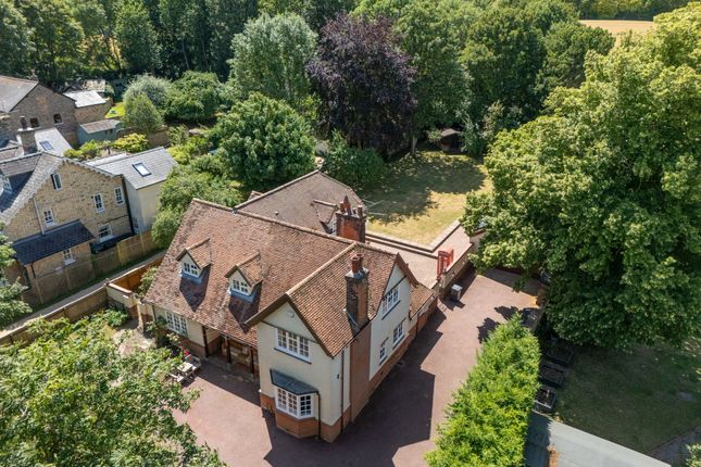 7 bed property, in Station Road, £1,000,000