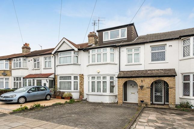 4 bed property, in Dorchester Avenue, £675,000