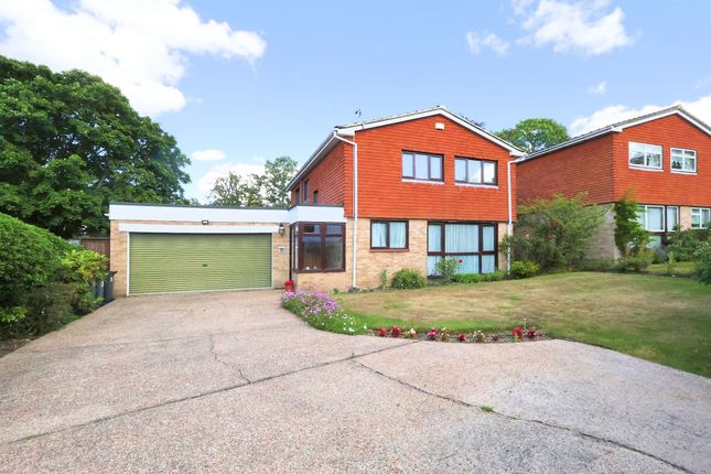 4 bed property, in Tanglewood Close, £750,000