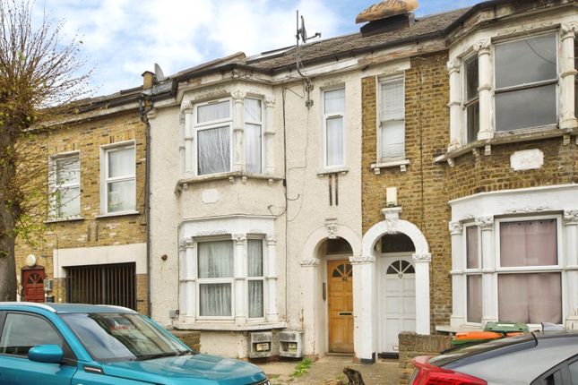 1 bed property, in Seventh Avenue, £135,000