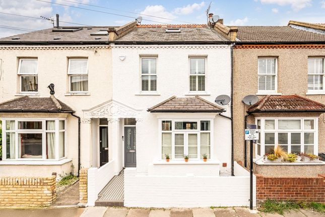 4 bed property, in Grainger Road, £799,950