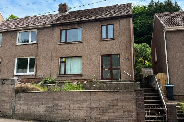 3 bed property, in Dyffryn Road, £129,995