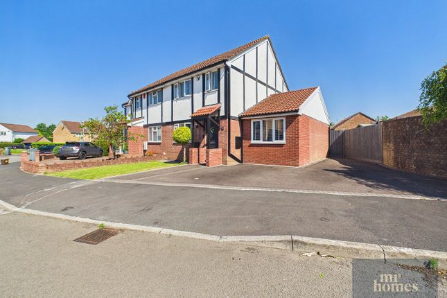 3 bed property, in Jestyn Close, £320,000